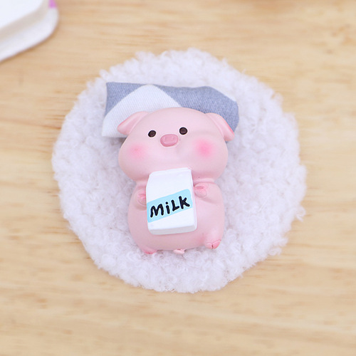 Internet celebrity Doudou Pig ornaments car center console car interior accessories cartoon cute home office desk decorations