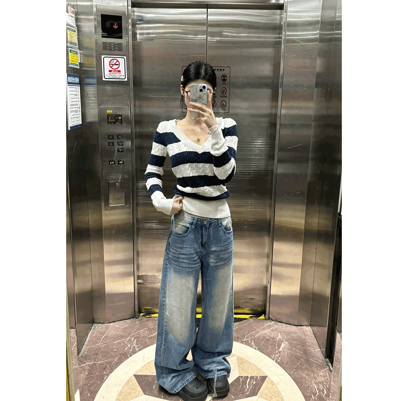 白色纯欲修身领长袖针织衫女春季设计感软糯麻花内搭打底衫上衣|undefined