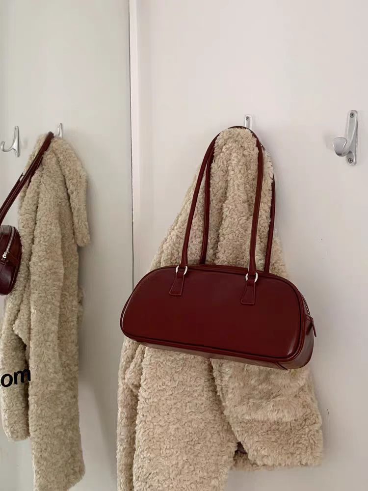 korean style autumn and winter new elegant women‘s bag retro oil waxed leather shoulder underarm bag baguette bag