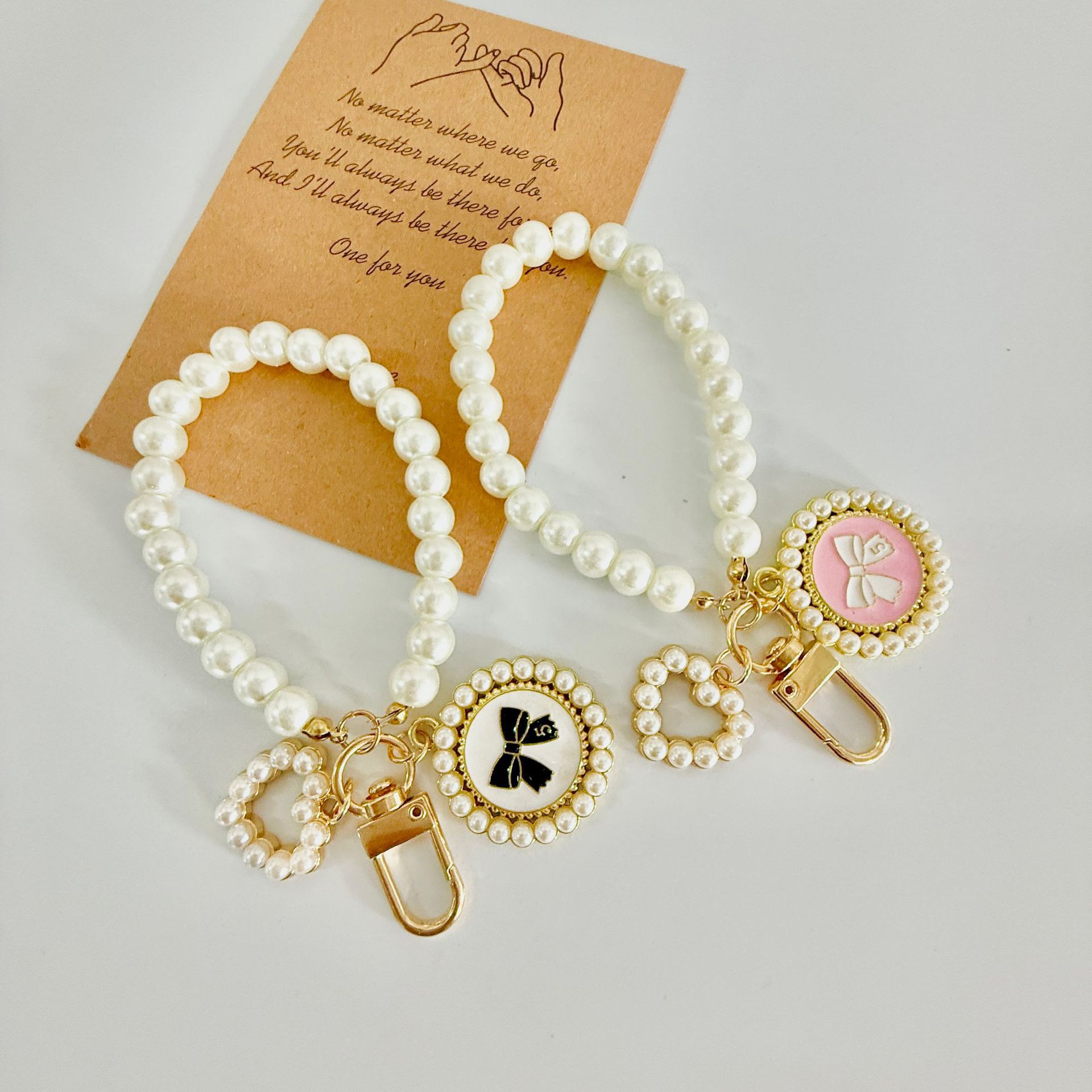 Keychain pearl with bow