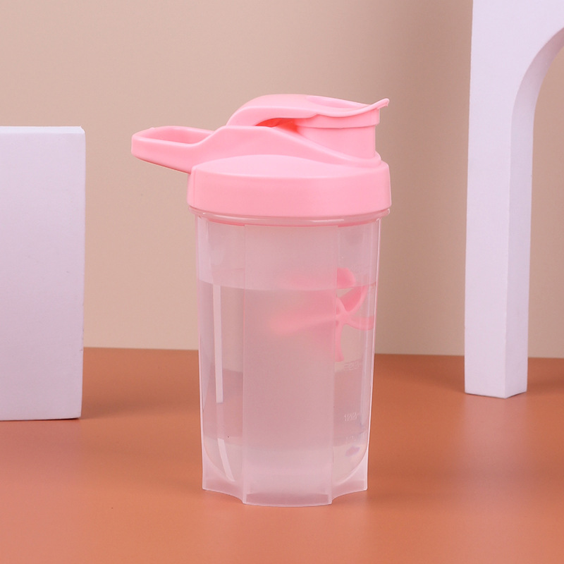 Suministro directo de fábrica 500ml taza de batido de plástico taza de batido de proteína en polvo taza de mezcla fitness portátil taza de batido