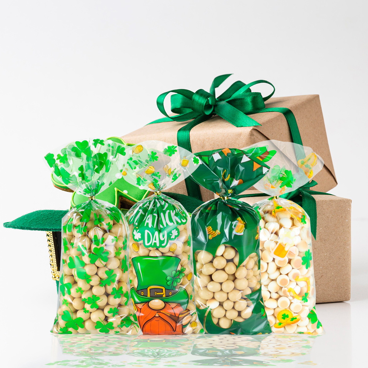 Bolsas de regalo del día de Irlanda Amazon nuevas bolsas de vinos de cuatro hojas monedas de oro de papel de vidrio dulces bolsas de alimentos