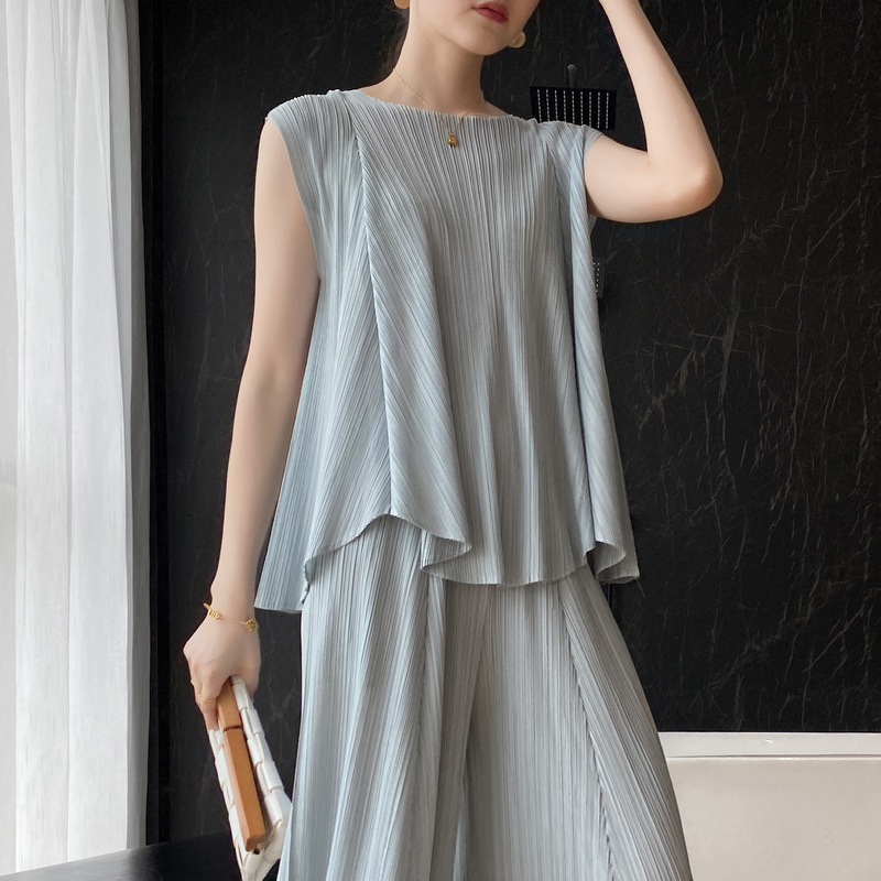 Counter Quality 2025 Summer New Miyake High-end Pleated Designer Comfortable Loose Casual All-match T-shirt