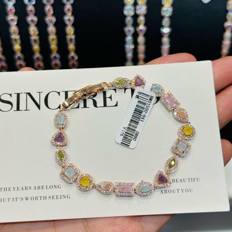 Korean Imported Light Luxury Style Colorful Bracelets for Women, Niche Design with a High-End Feel, Simple and Elegant for Commuting Korean Imported Light Luxury Style Colorful Bracelets for Women, Niche Design with a High-End Feel, Simple and Elegant for Commuting