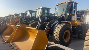 ���Qֱ���¿��칤ZL50GN�b�d�C600 Komatsu380 470 500�P܇