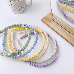 Korean-style minimalist candy color satin pleated hair clip, sweet and cute, girly, versatile hair accessory, suitable for students.