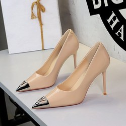 3739-63 European and American style metal pointed design, rhinestone V-buckle, super high heels, thin heels, patent leather, single foot shoes for women