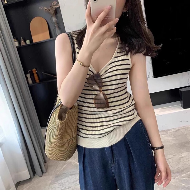 Striped U-neck ice silk tank top for women, stylish knitted outerwear, sleeveless slim-fit camisole