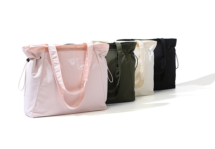 Women's Medium Nylon Solid Color Basic Classic Style Zipper Tote Bag display picture 11