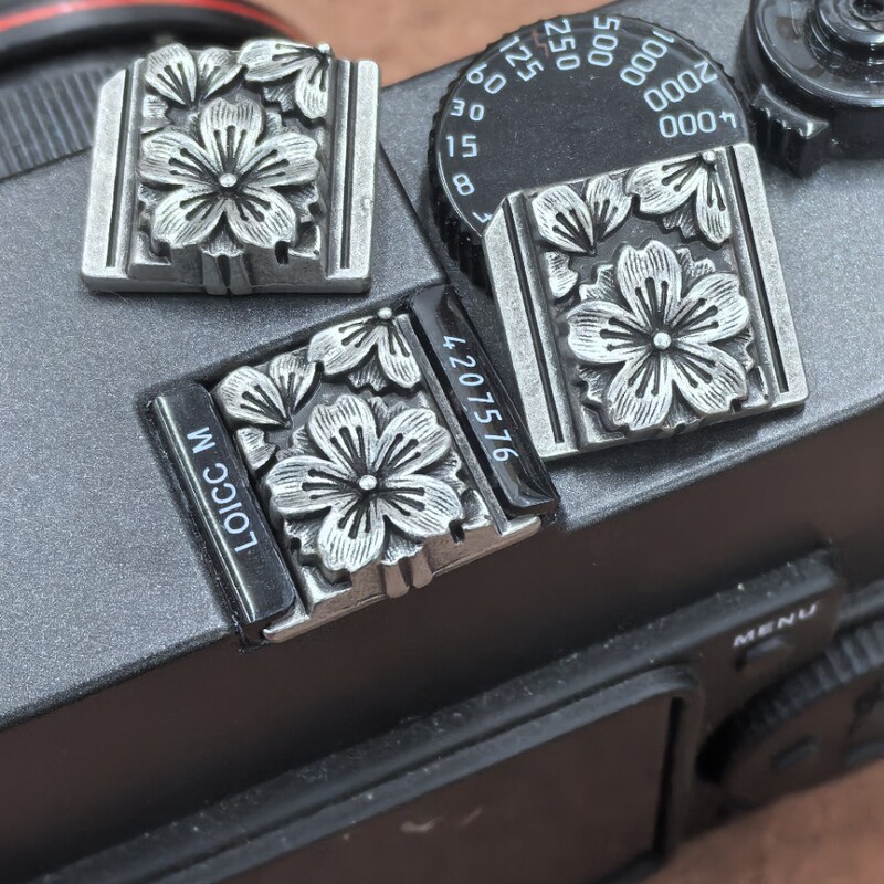 Metal Digital Camera Hot Shoe Cover Suitable for Nikon Zf, Fujifilm Xt50/Xt30 Second Generation, Leica Metal Digital Camera Hot Shoe Cover Suitable for Nikon Zf, Fujifilm Xt50/Xt30 Second Generation, Leica