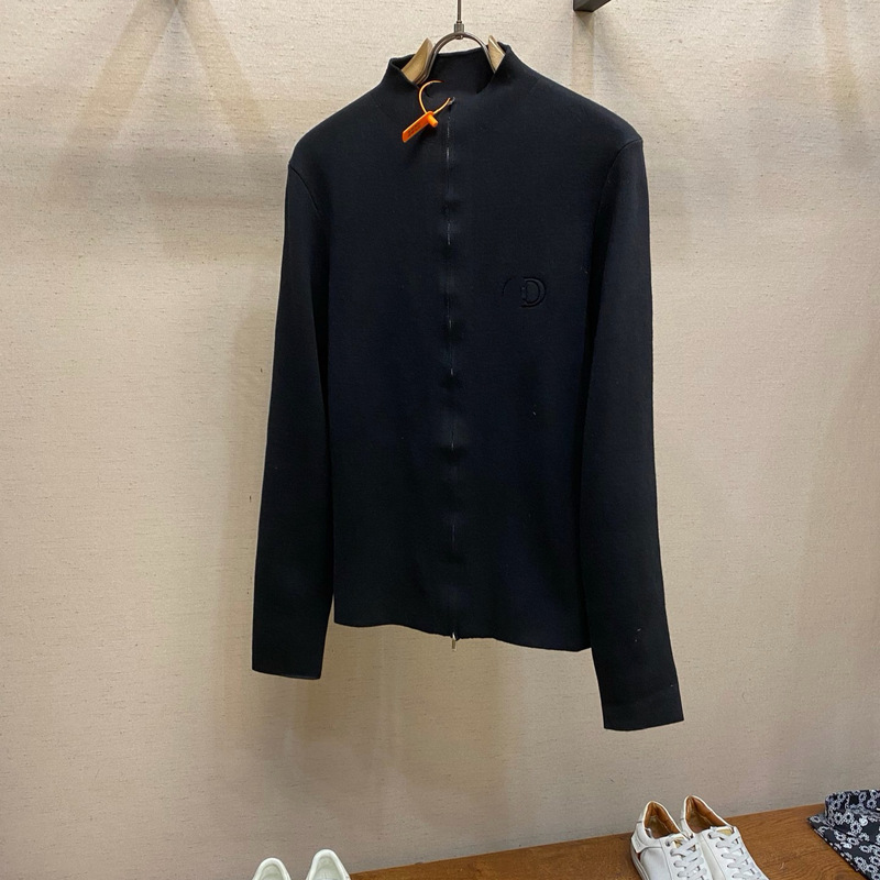 2026 Fall/Winter New Men's Stand Collar Zipper Knit Cardigan Jacket Simple Embroidered Letter Sweater Top 2026 Fall/Winter New Men's Stand Collar Zipper Knit Cardigan Jacket Simple Embroidered Letter Sweater Top