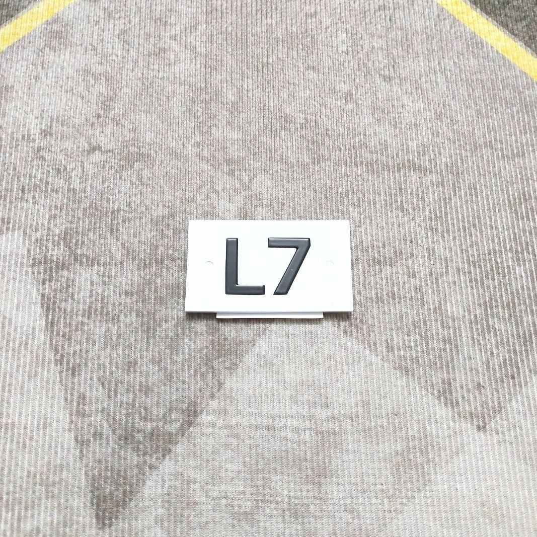 Suitable for Ideal One Hood Logo, Rear Logo, Car Logo, Trunk Logo, Tailgate L6L7L8L9 Letter Logo Modification