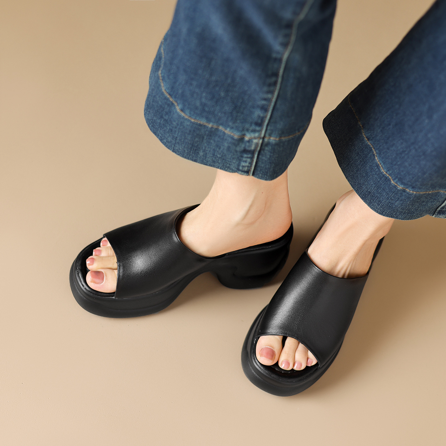 Sandal cao gót nữ đế dày 8,5 cm quai ngang da bò — Da bò trắng gạo