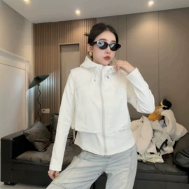 其他短外套;女式衬衫;时尚休闲套装