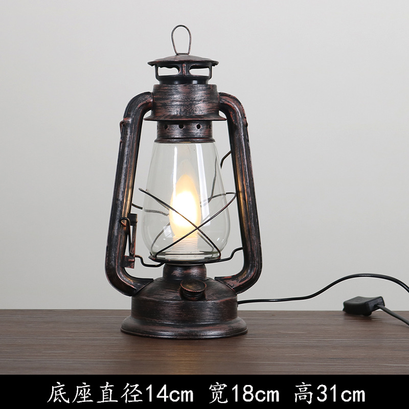 Fábrica al por mayor retro nostálgico lámpara de queroseno linterna lámpara de mástil linterna portátil lámpara de campamento al aire libre Lámpara decorativa multi-color