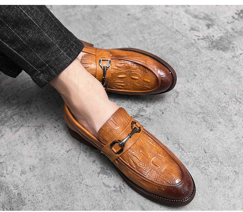 New fashionable men's crocodile pattern leather shoes