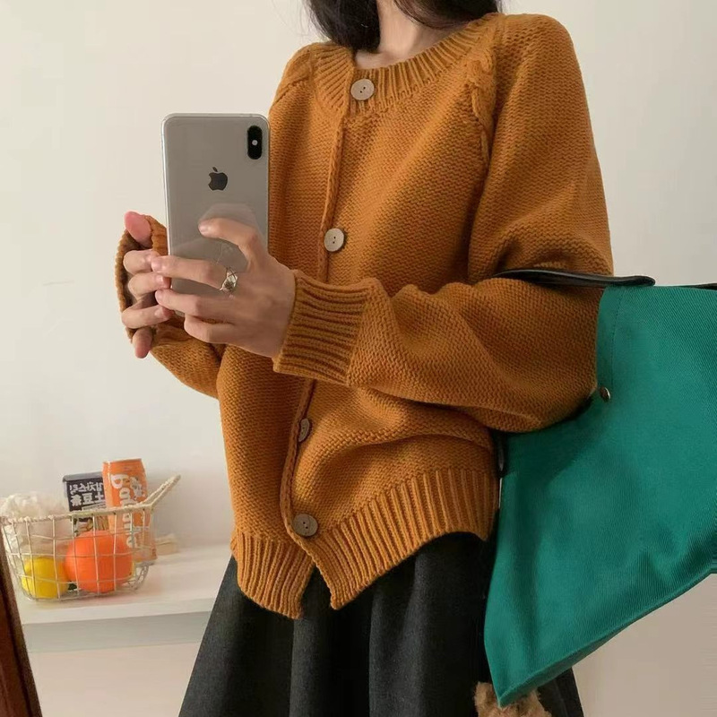 Gentle style round-neck knitted cardigan for women, autumn and winter Korean fashion, new versatile loose sweater coat, plus size top Gentle style round-neck knitted cardigan for women, autumn and winter Korean fashion, new versatile loose sweater coat, plus size top
