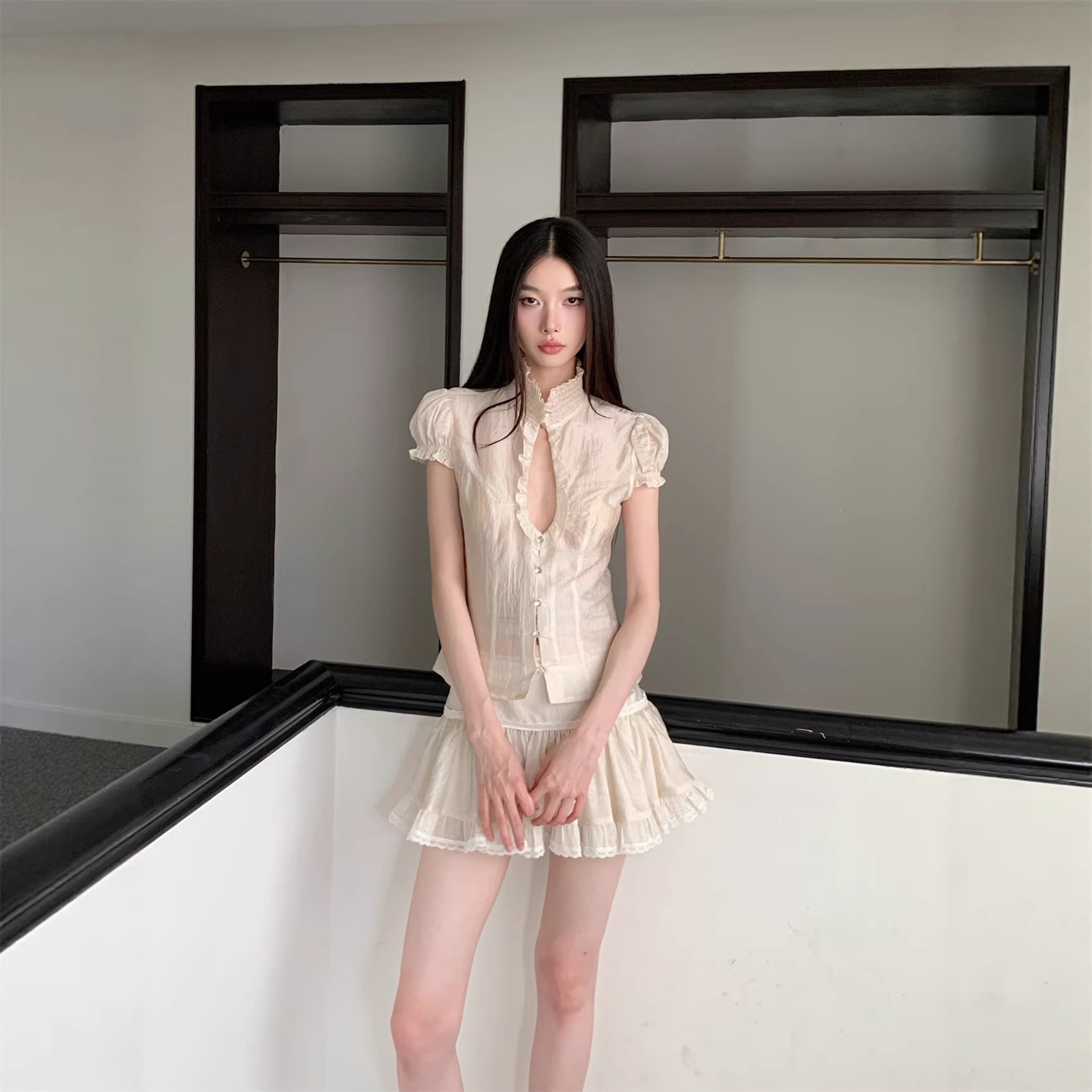 Lace skirt