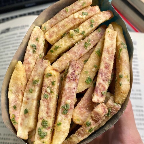 Source Factory Liupu Taro Head Crab Roe Salted Egg Yolk Scallion Nori Taro Crisps Fruit and Vegetable Dried Famous Snacks Wholesale