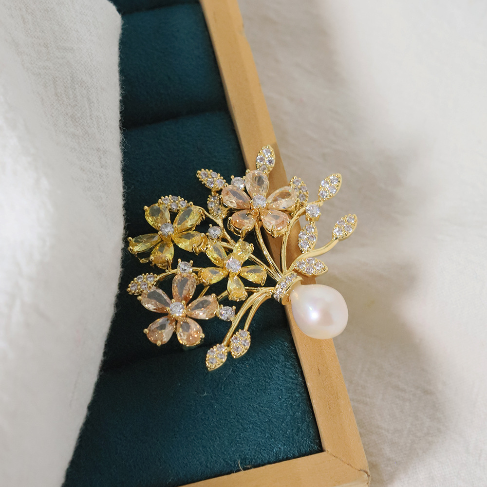 Retro simple estilo nacional broche de flores de flores de cobre chapado en oro micro-peltina temperamento femenino broche de flores de pecho de perlas accesorios de soporte vacío image 1