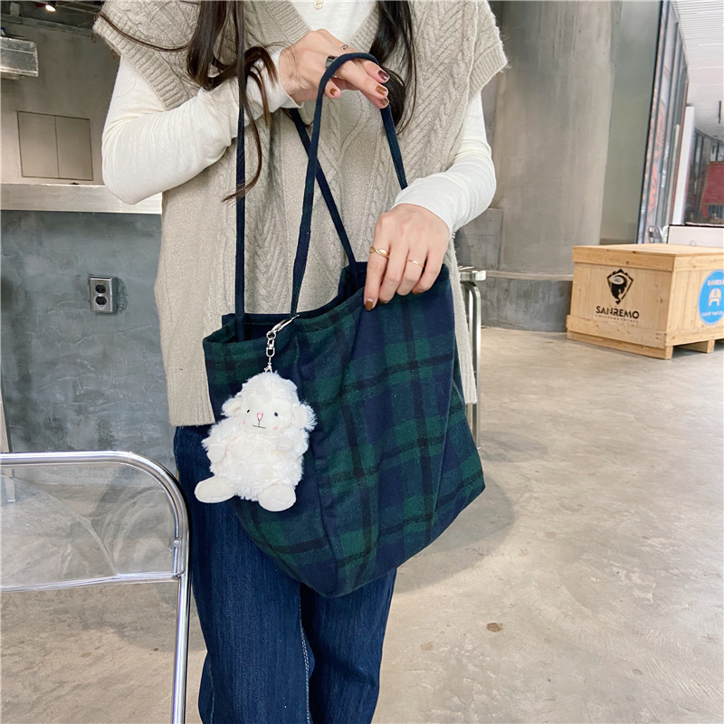 0981 Simple ins checkered woolen single-shoulder bag, hand-held cloth bag, student large-capacity shopping bag, laid-back style women's bag undefined