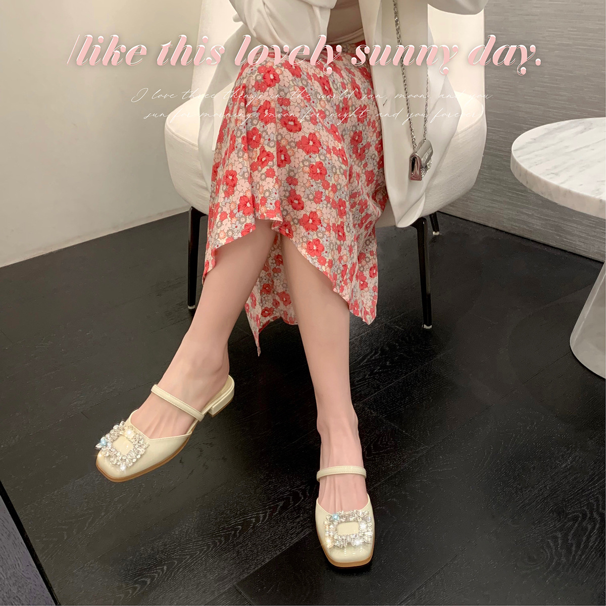 Grape Mom with the same style 2023 spring new sexy sandals and slippers women flash diamond shallow mouth square head flat half drag sandals women_voghion.com