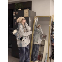 大きいサイズの太ったmmの灰色の帽子のニットのセーターのコートの女性の秋冬の外はゆったりしていて怠惰なカーディガンの上着を着ます。