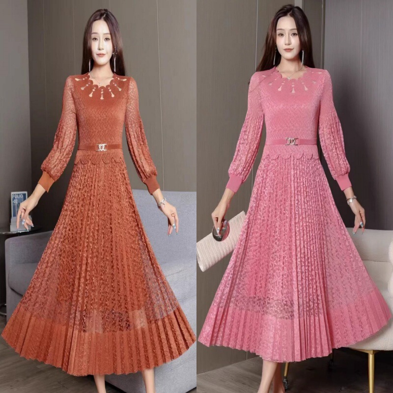 European Fashion Pleated Lace Patchwork Dress for Women 2026 Spring New Slim Fit Mid-Length Pleated Skirt