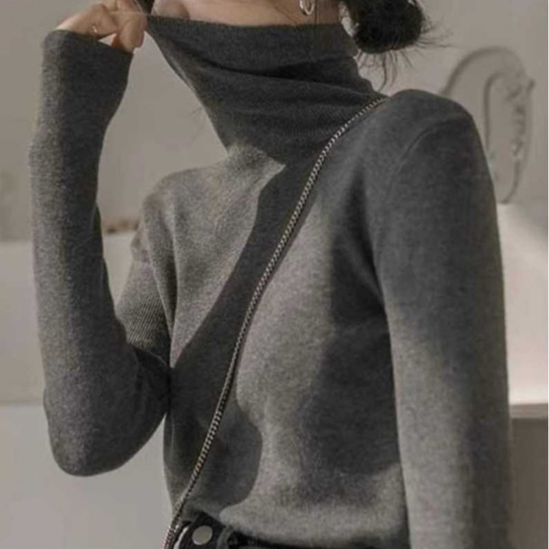 French Style Black High Neck Knitted Base Shirt Women's Autumn and Winter High-end Fit Coat Inner Pile Collar Thin Sweater