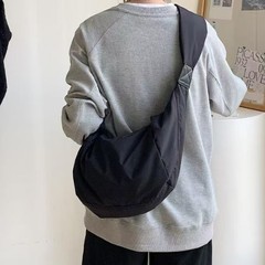 新しいナイロン団子バッグ大容量夏の新しいバッグカジュアルクロスボディバッグ多用途ファッション人気のショルダーバッグ