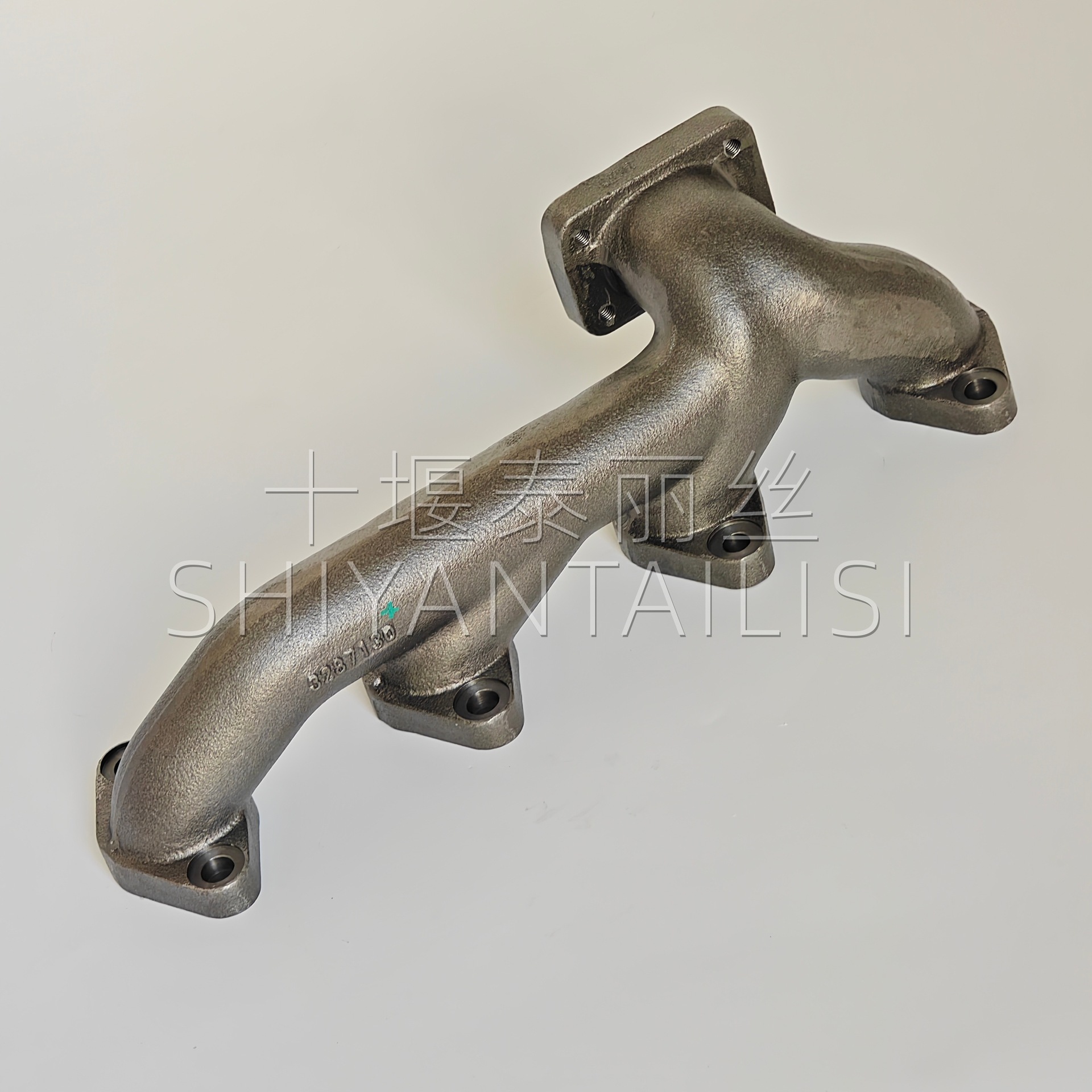 3287130 Exhaust manifold is suitable for Cummins ISBE four-cylinder diesel engine exhaust pipe