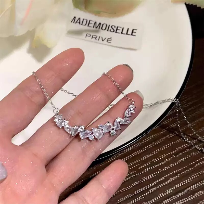 新しいトレンディなインスタイル藤の花ブレスレット女性のためのニッチデザインジルコンフラッシュダイヤモンド笑顔甘いネックレス卸売|undefined