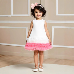 アマゾンのクロスボーダーの女の子の洋風のワンピース2025夏服の新型の女の子の王女のスカートのネットの赤い赤ちゃんのドレスのスカート