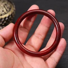 逸品の小葉の紫檀のブレスレットの規格の幅の8mmぐらいの輪の口の60mmぐらいの単輪のブレスレットのメーカーは直接販売します。
