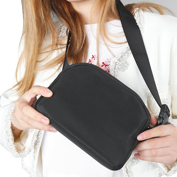 Fashionable universal handheld belt bag for gym