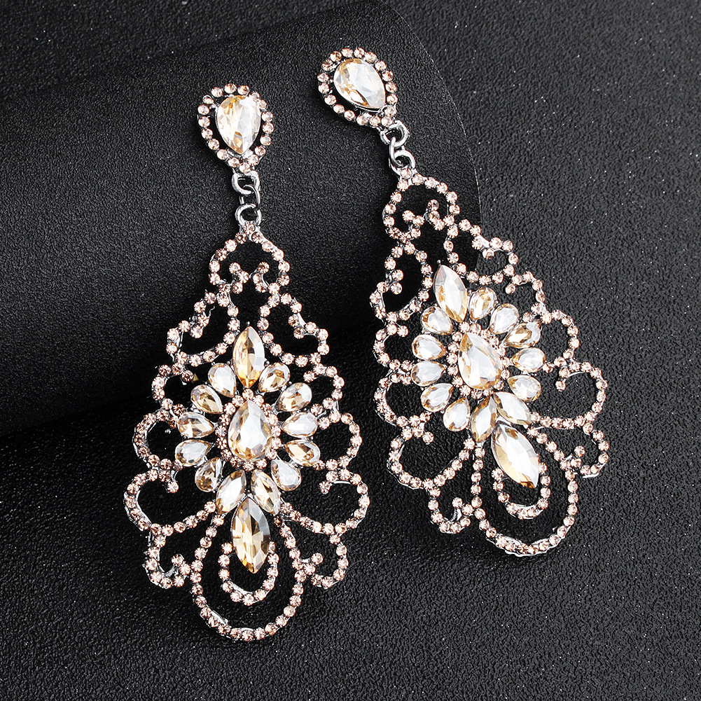 Bridal Wedding Accessories Hollow Alloy Rhinestone Round Earrings display picture 10