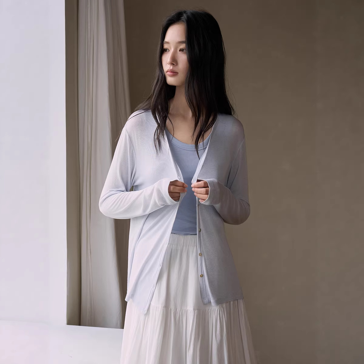 黛嘉雯春夏天丝莫代尔开衫女蚕丝羊毛韩系亲肤针织衫轻薄纽扣上衣