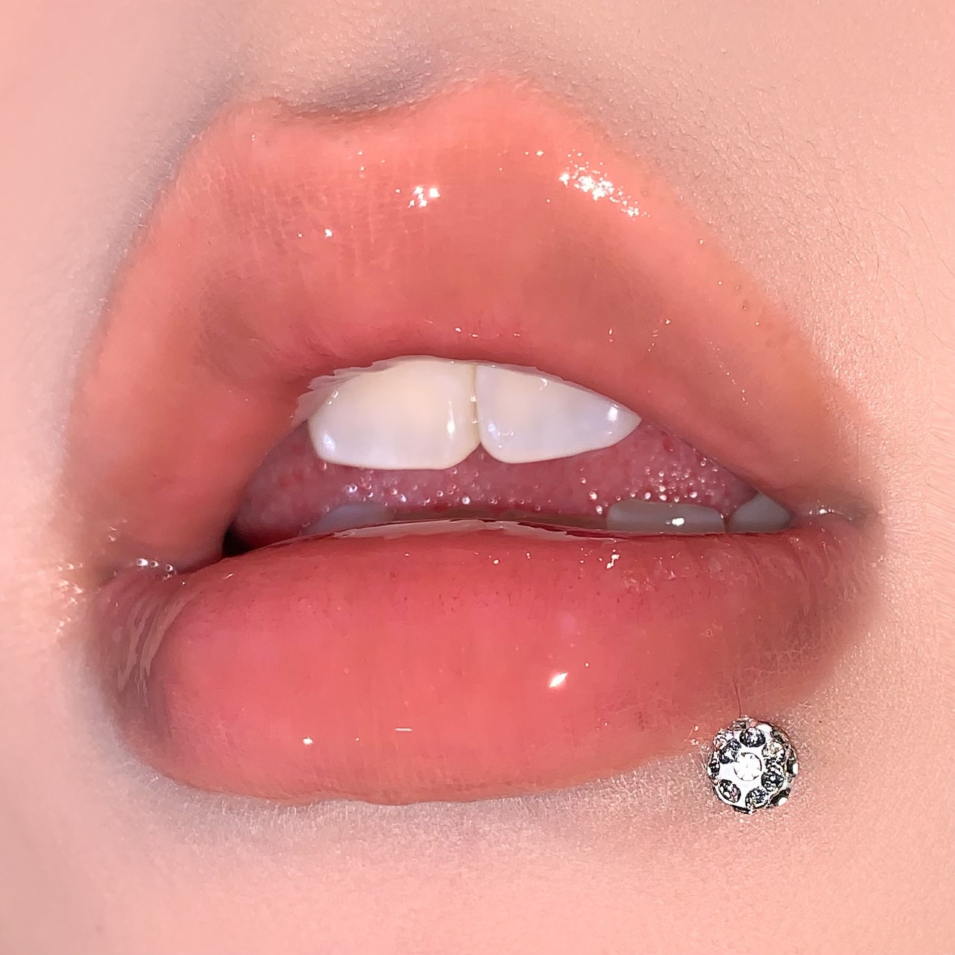 Pointed labret stud close-up product detail