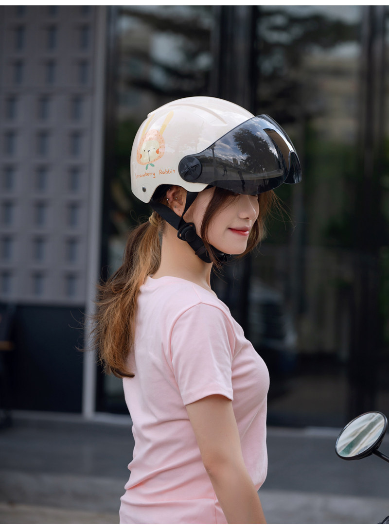 New National Standard 3C Certified Electric Vehicle Helmet, Cute Female Model Electric Vehicle Safety Helmet, Universal Motorcycle Half Helmet for All Seasons