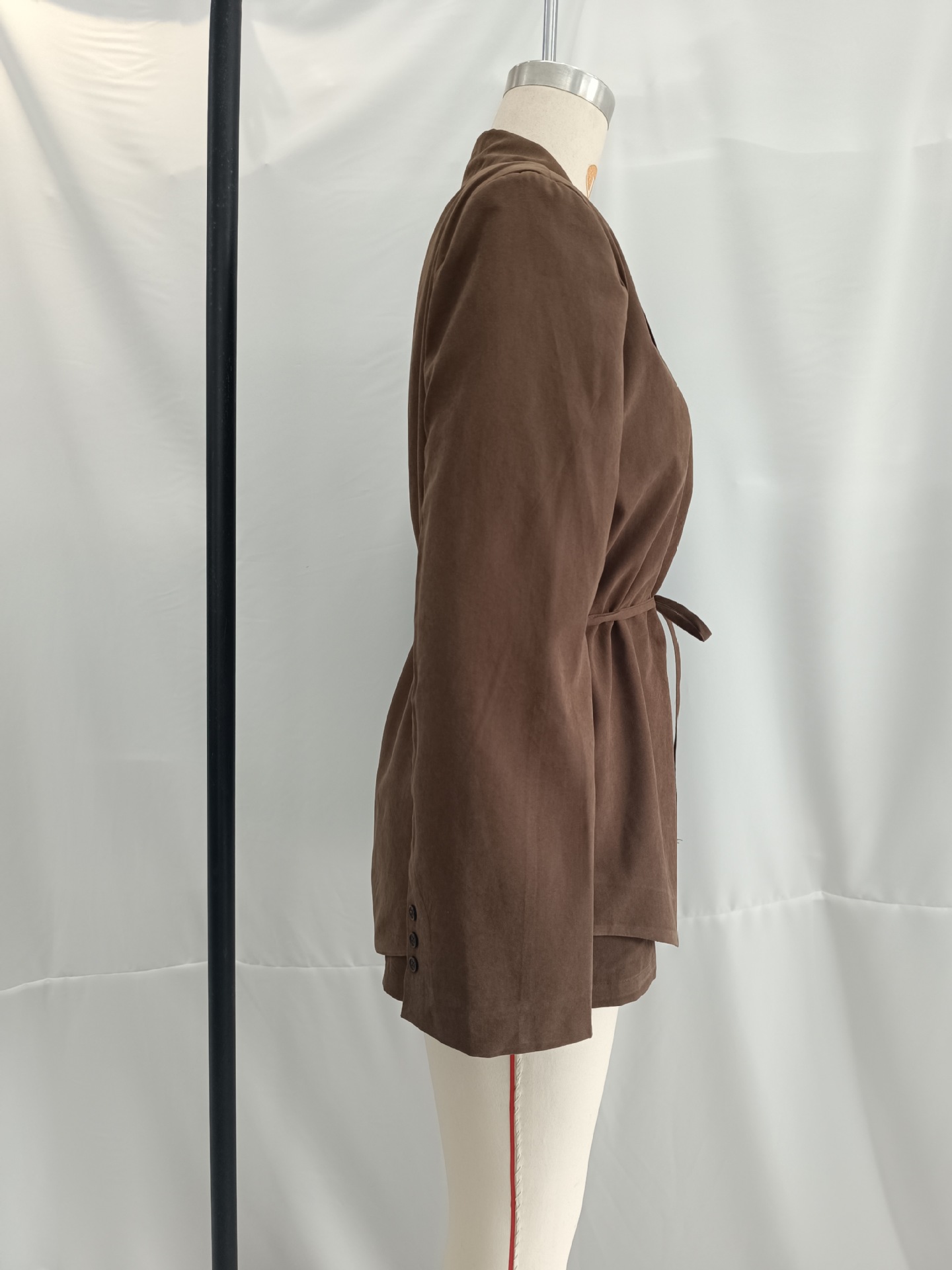 Ensemble tailleur d'été décontracté GraceChic Za pour femme, style européen et américain, coupe cintrée, blazer avec ceinture et mini-short à cravate._voghion.com