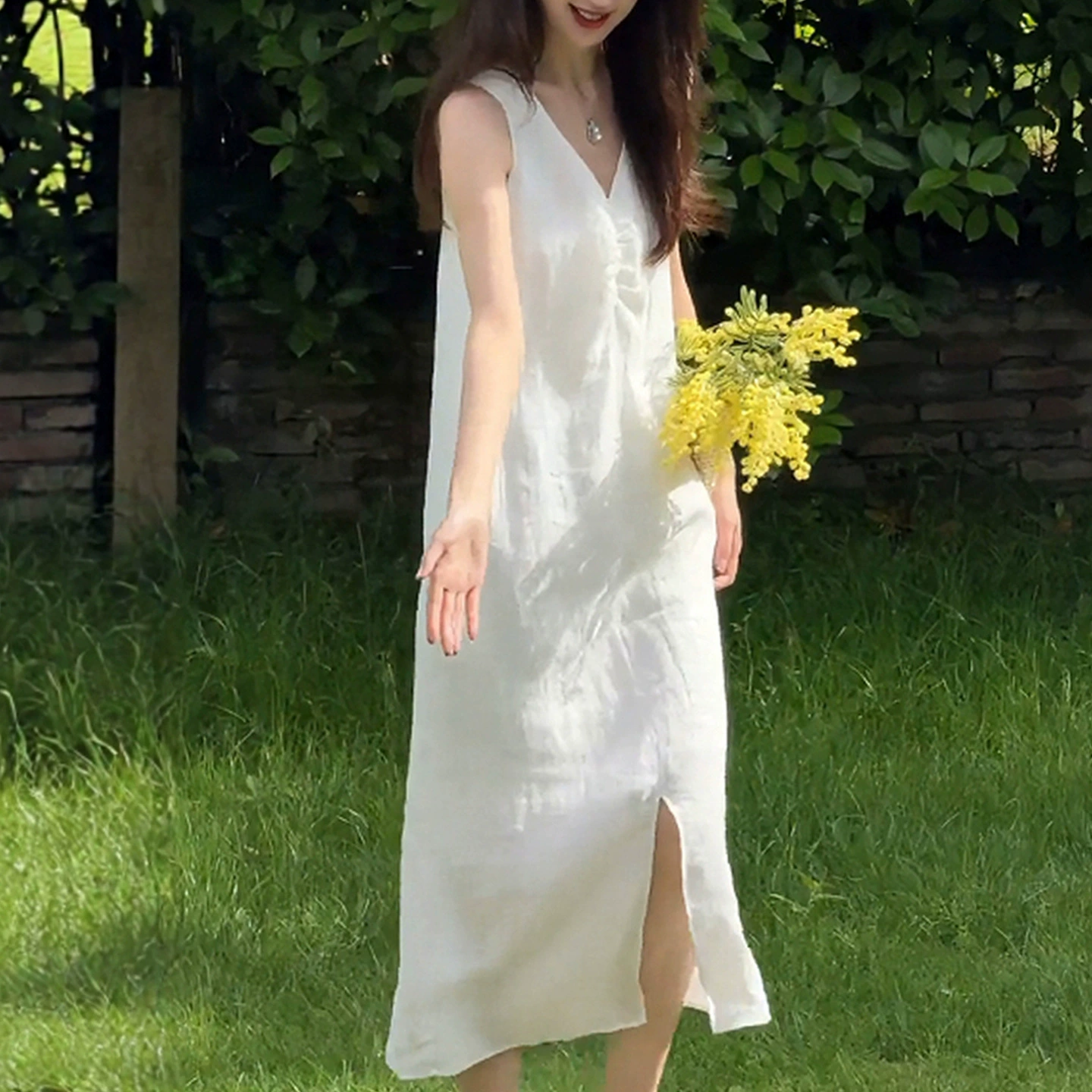 法式v领背心无袖亚麻连衣裙女夏季2025新款今年流行宽松长裙百搭