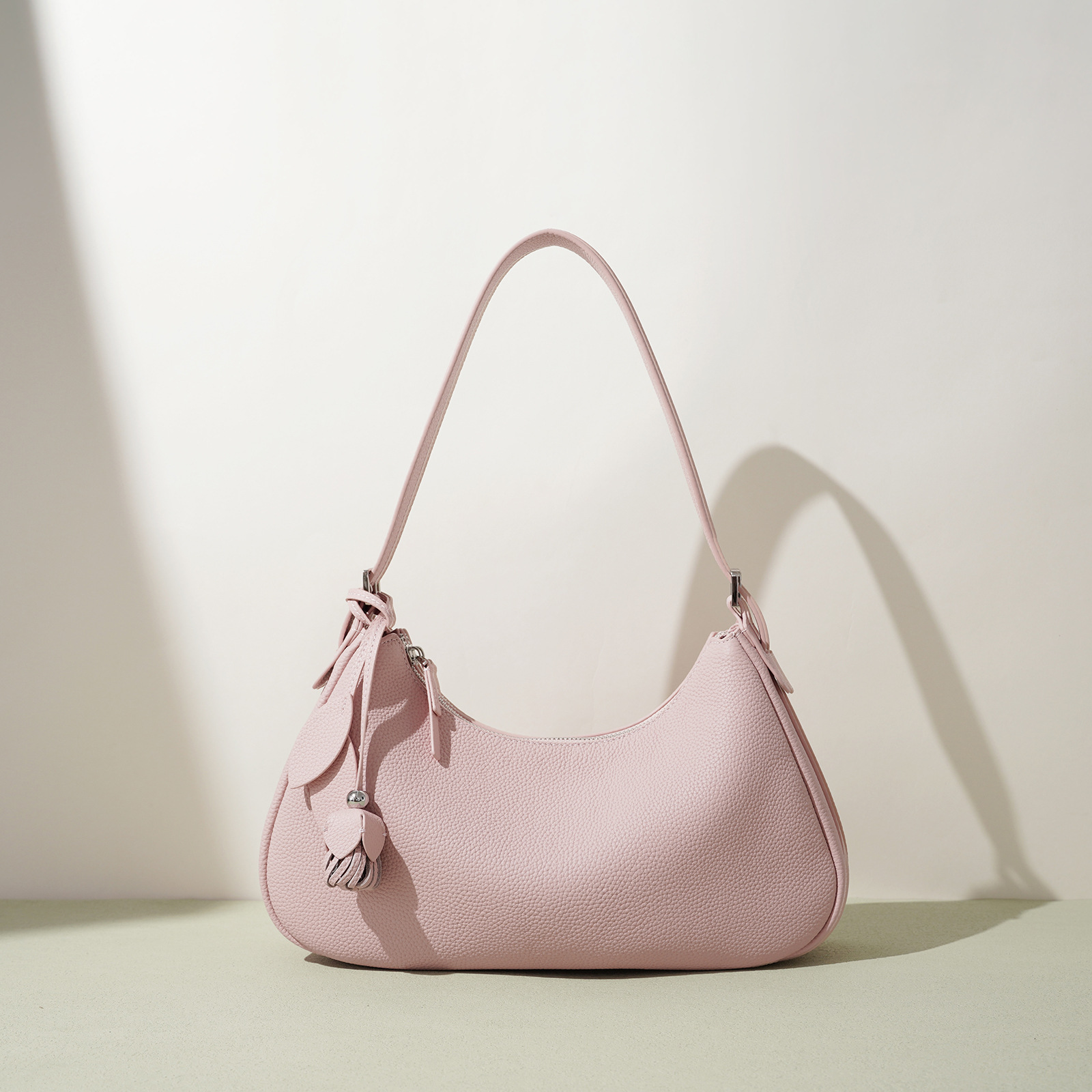 2026 Early Spring New Crescent Baguette Underarm Bag Niche Minimalist Design Candy Color Handbag Shoulder Bag For Women