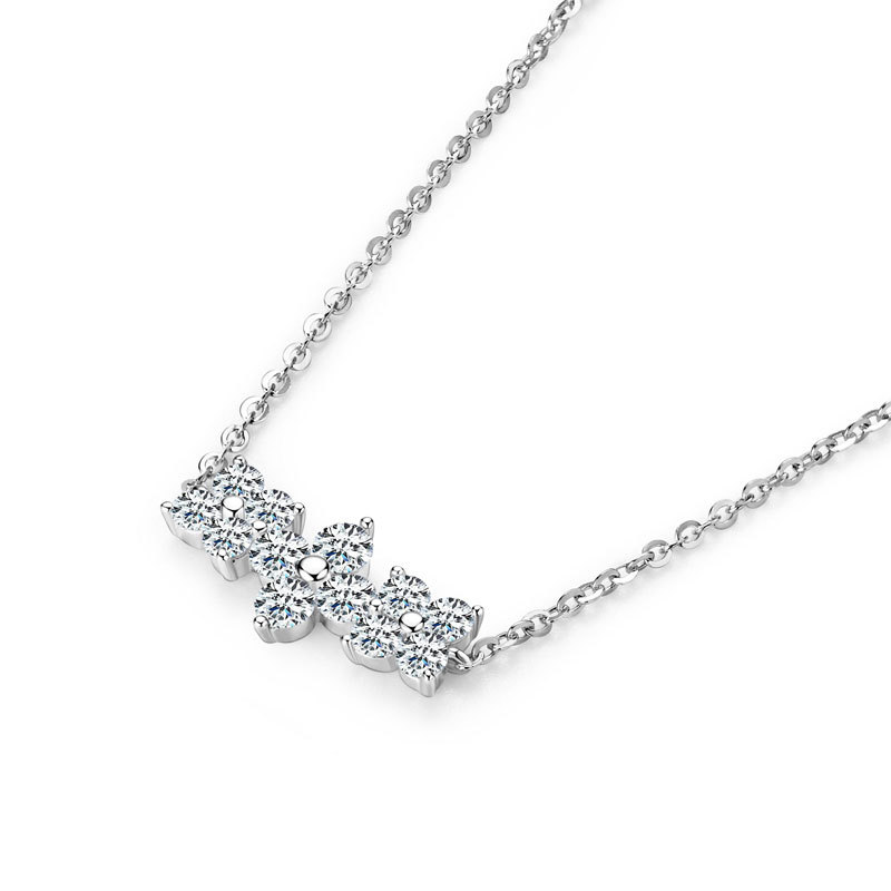 Elegant Fashion Design Clover Necklace with S925 Sterling Silver Moissanite, Small Fresh Pendant Necklace for Women