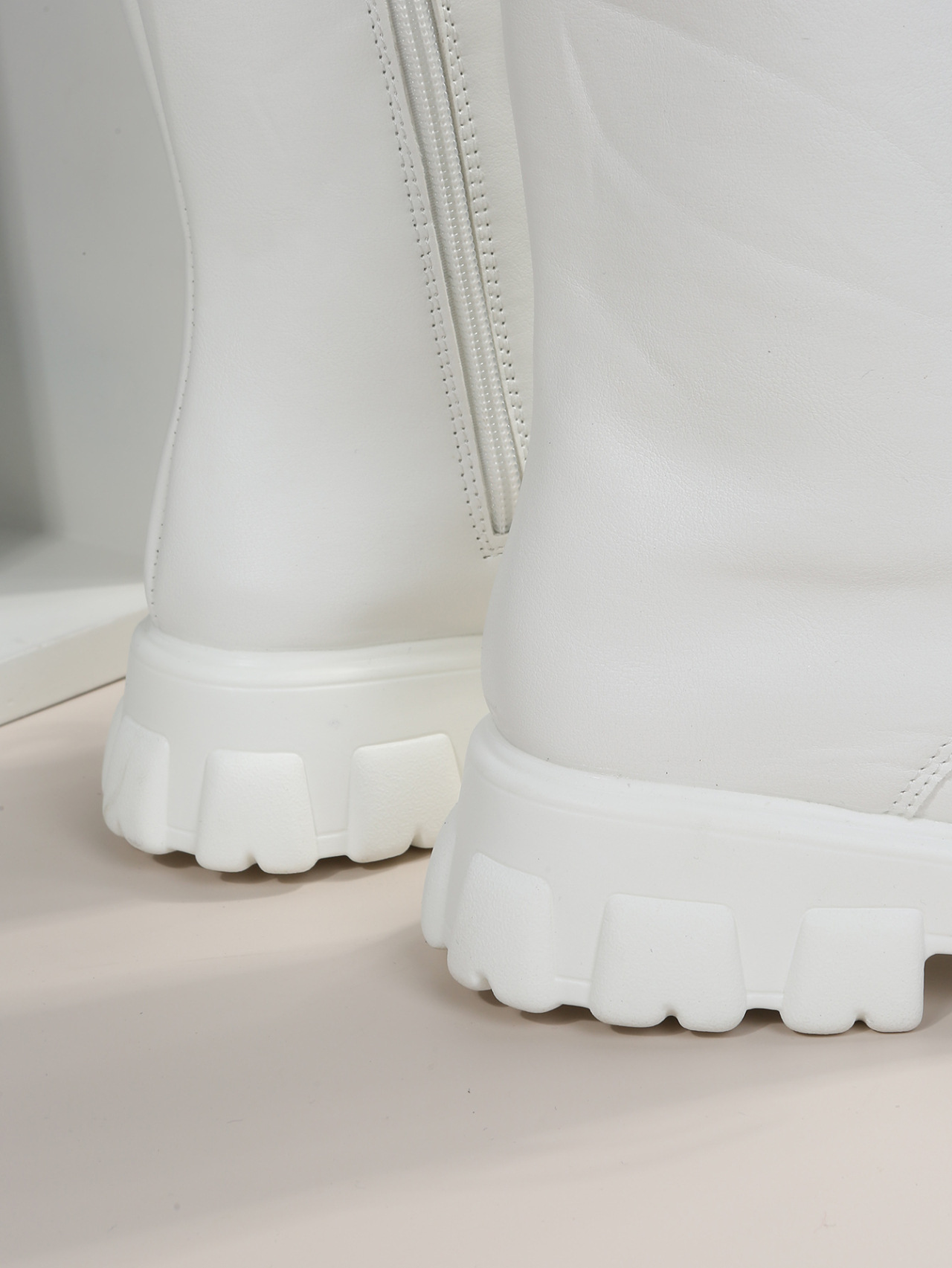 Large size spring and autumn new boots women round thick sole fashion boots British wind motorcycle boots women_voghion.com