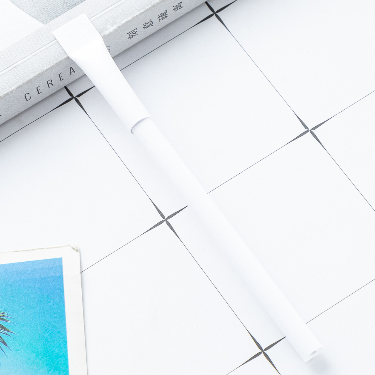 Tubo de papel lápiz de bola impresa logotipo simple lápiz de papel kraft lápiz de tubo de papel lápiz de caramelo creativo lápiz de tubo de papel