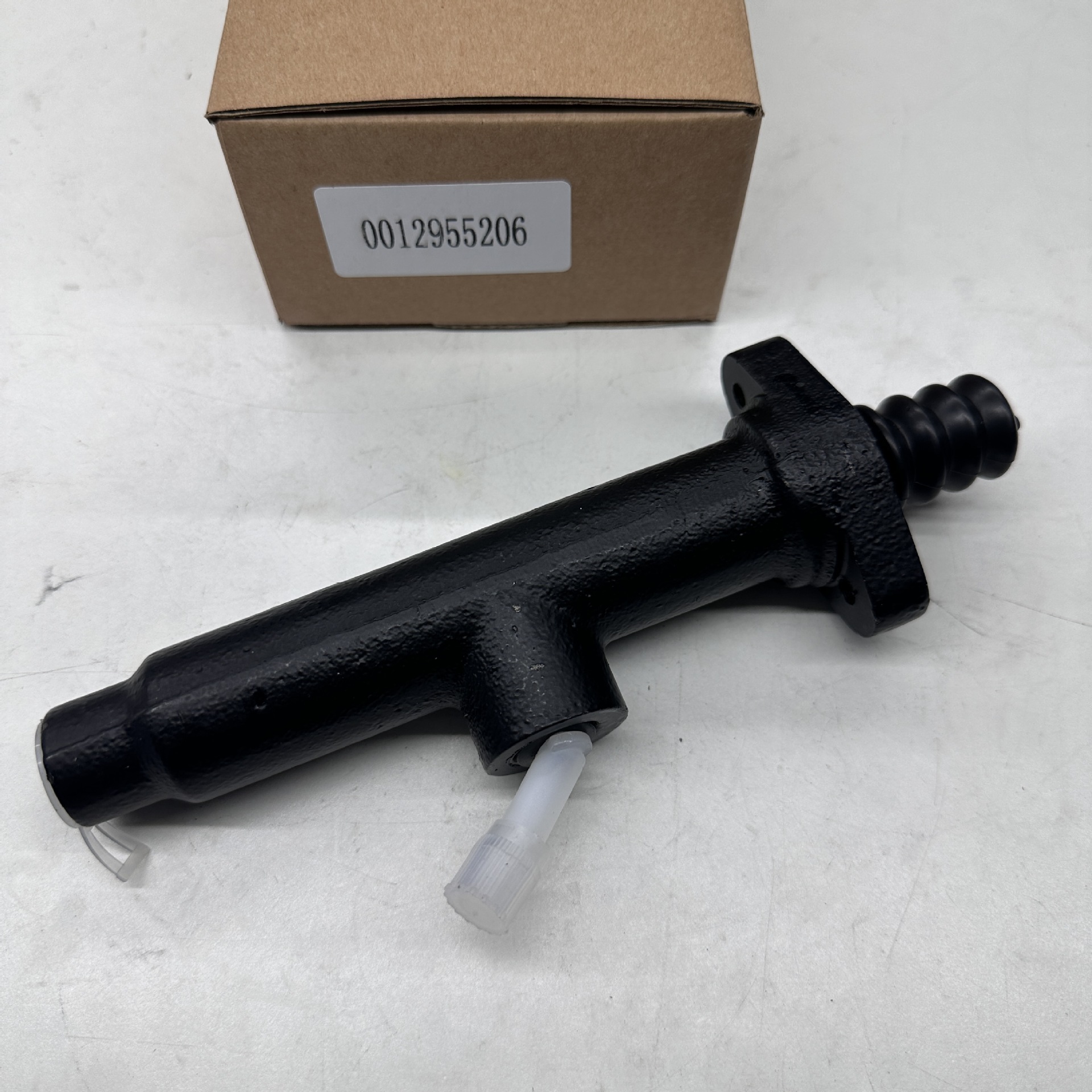 Suitable for Mercedes-Benz Clutch Master Cylinder 0012955206 A0012955206 A0012955906