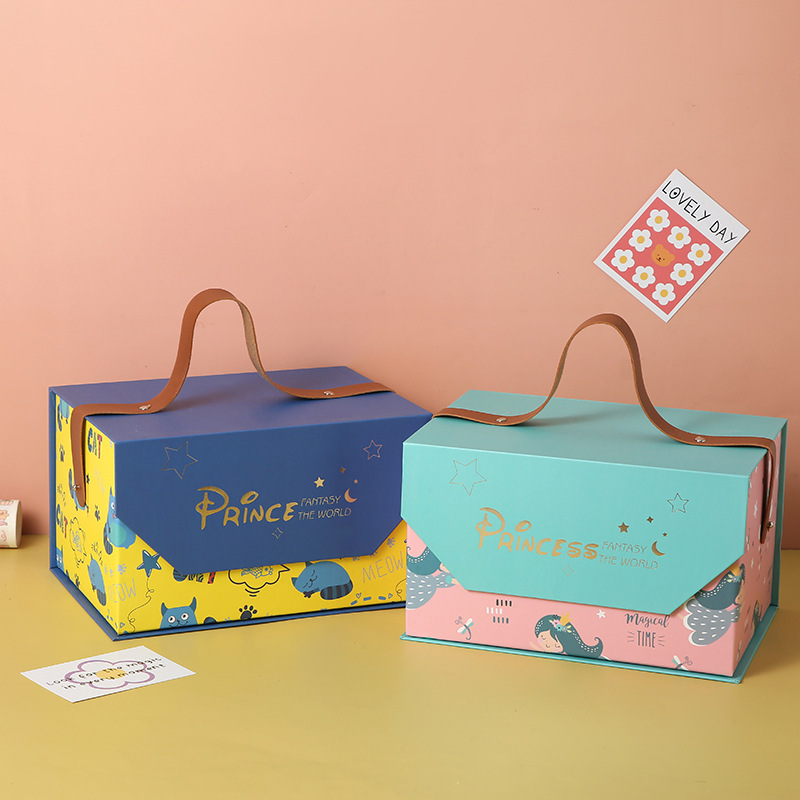 六一儿童节卡通喜糖盒创男孩女孩礼盒节日手提式糖果烘焙零食礼包