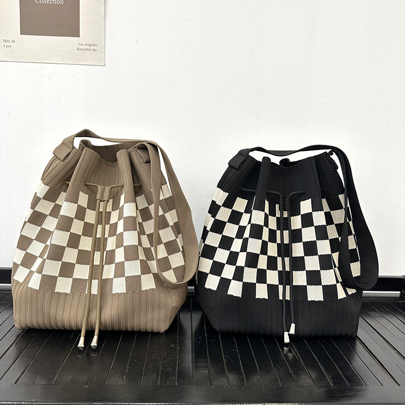 Nuevo bolso de cubo con cordón, bolso de punto, bolso de mano casual de gran capacidad, tablero de ajedrez, bolso tejido de moda de doble clavija