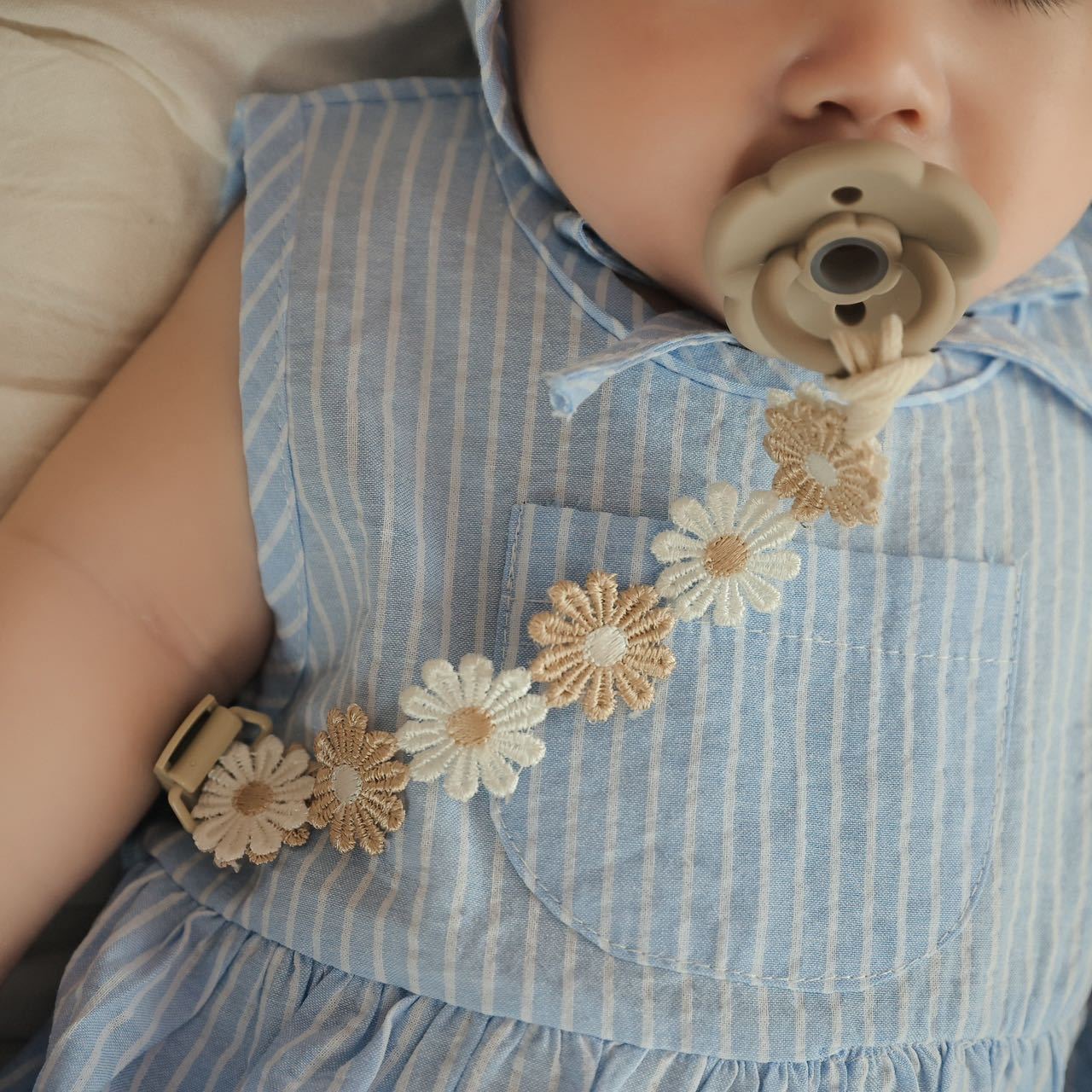 Ins Korean Baby Pacifier Anti-Drop Chain Baby Teether Anti-Drop Clip Small Daisy Pacifier Lanyard Teething Stick Clip