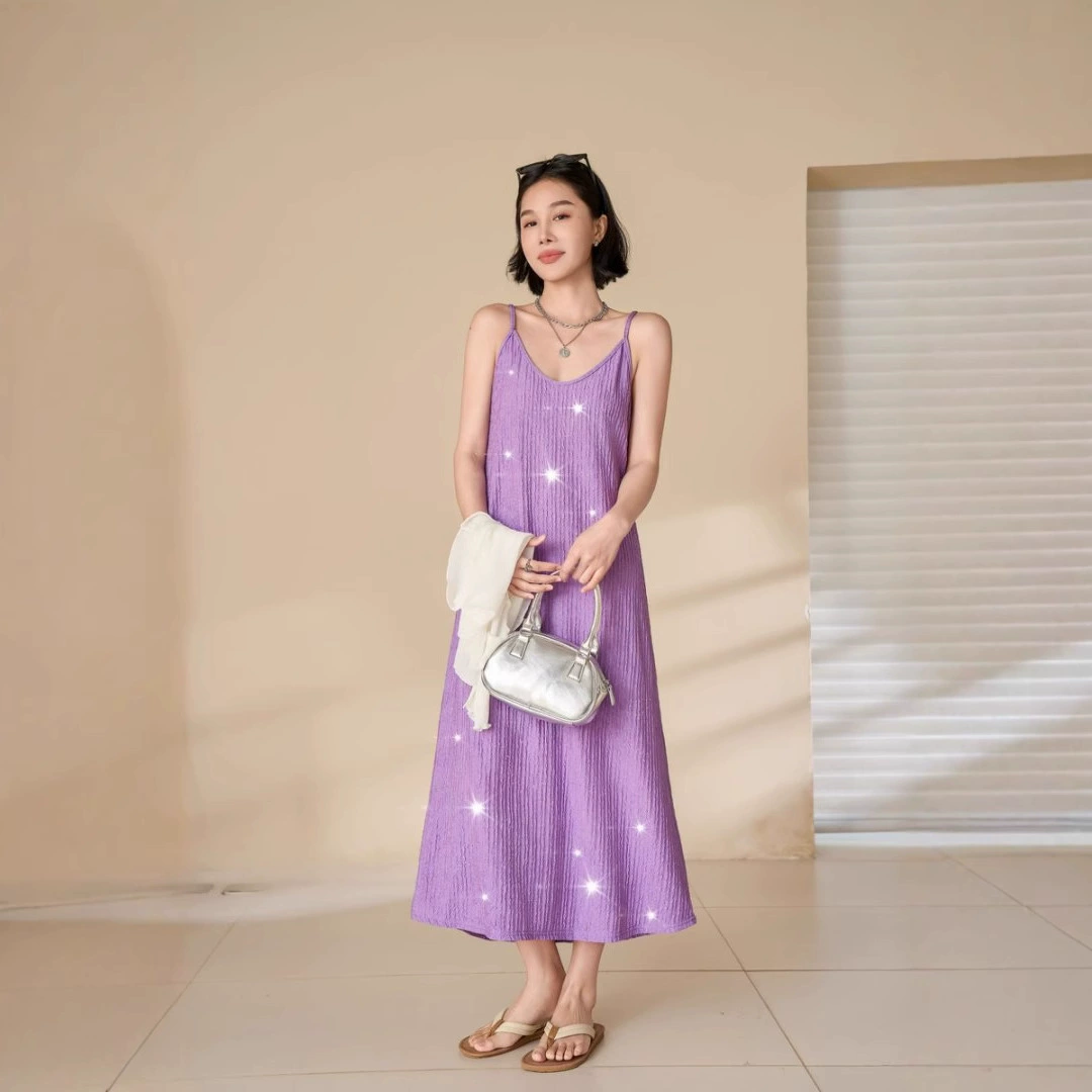 2025 дизайн блестки плиссированные темпераментные подтяжки платье женский летний тонкий продвинутый смысл черный свободный маленький черный юбка